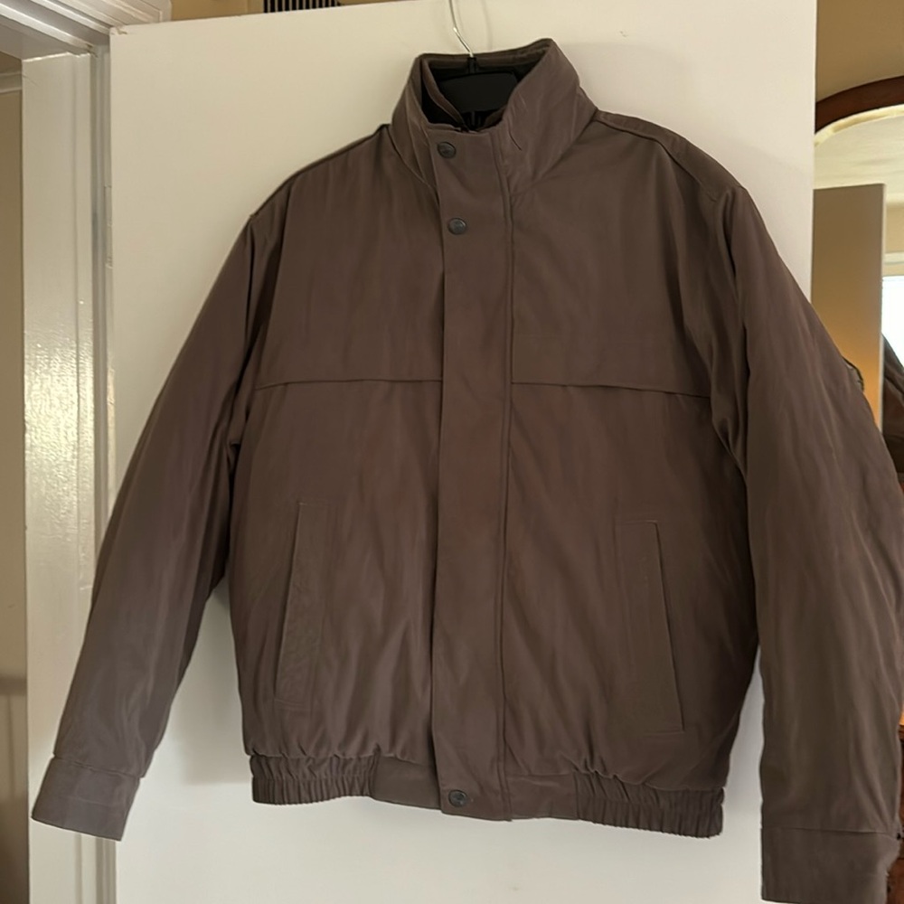 Men’s size M Weatherproof double layer jacket. Olive Green. EUC.